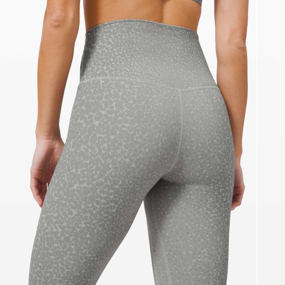 EUC Align Pant 28" *Engineer Print, City Camo Silver Drop, Size 2, NO PILLING - Picture 3 of 9